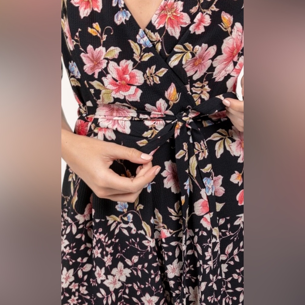 5 for $20 Deal- Trixxi Pink & Black Floral Romper Shorts - Size Small - Picture 4 of 11